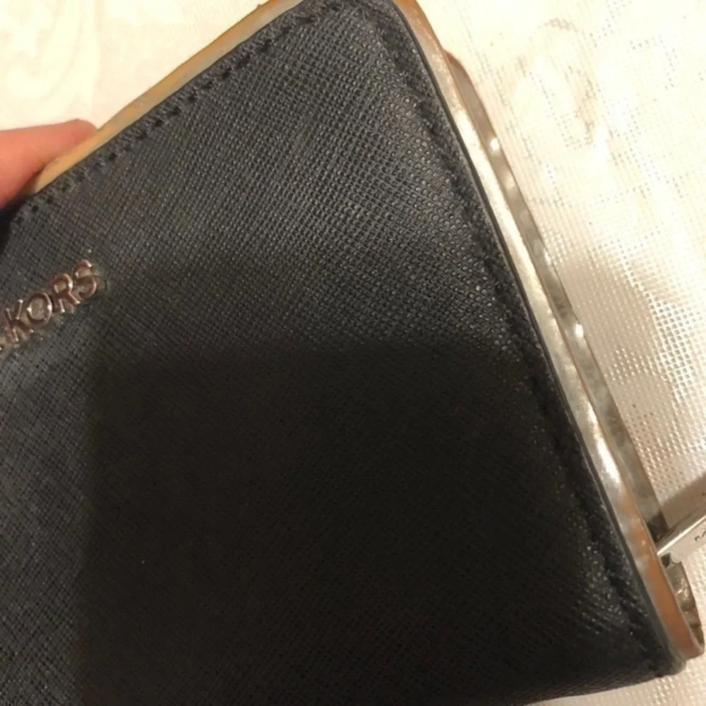 Michael kors black saffiano leather wristlet